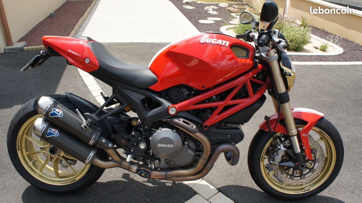 Ducati monster 1100 evo (image 1)