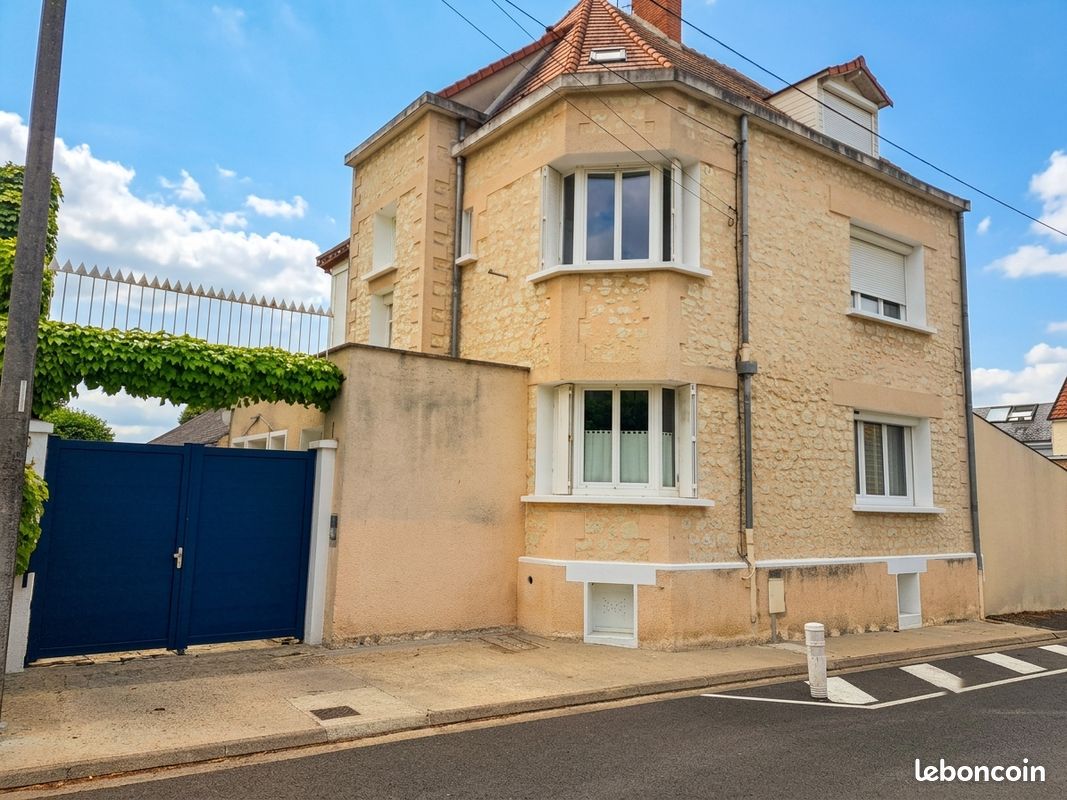 Maison 8 pièces 237 m² · à Châtellerault · 237 m² · 385 980 €