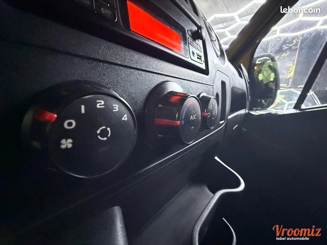 Renault Master Vu FOURGON 2.3 DCI 110 35 L2H2 GRAND-CONFORT I 7 PLACES - PRIX TTC (image 20)