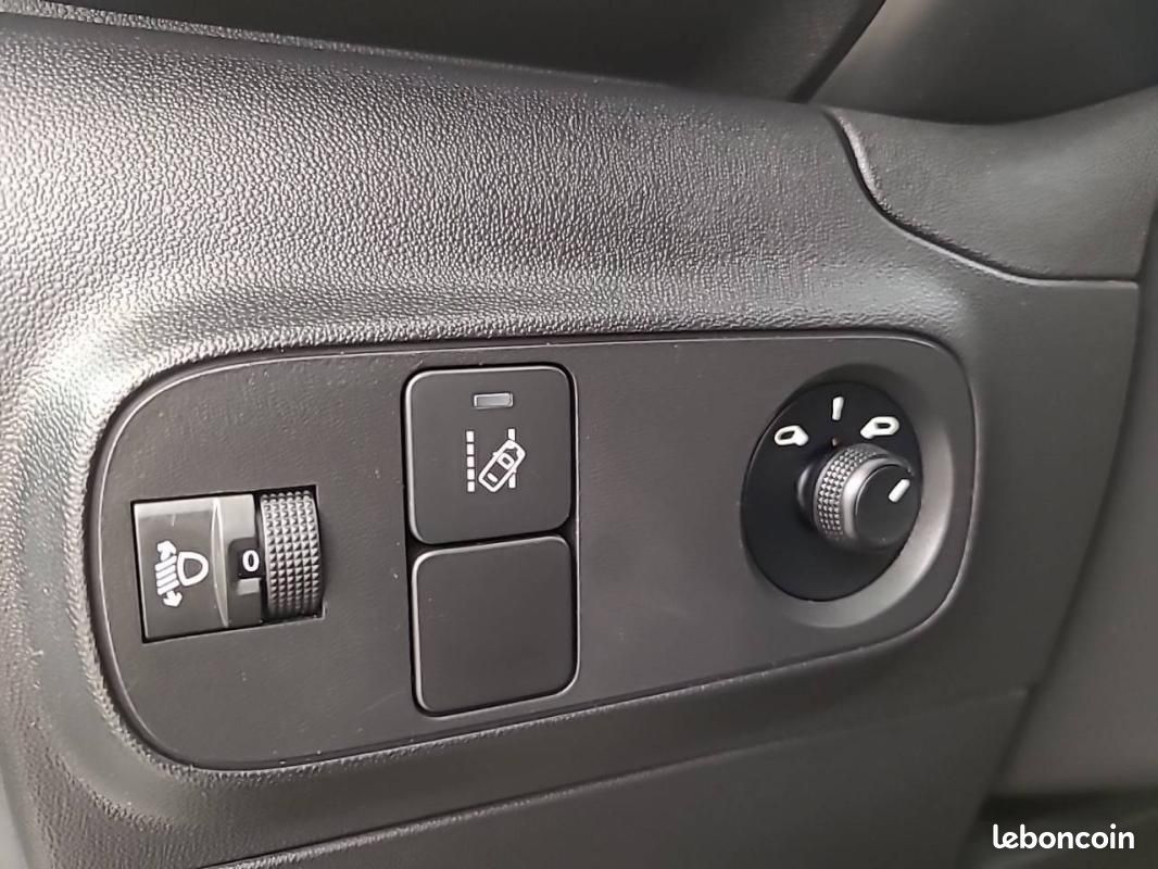 Citroën C3 PureTech 83 S&S BVM5 - Feel (image 25)