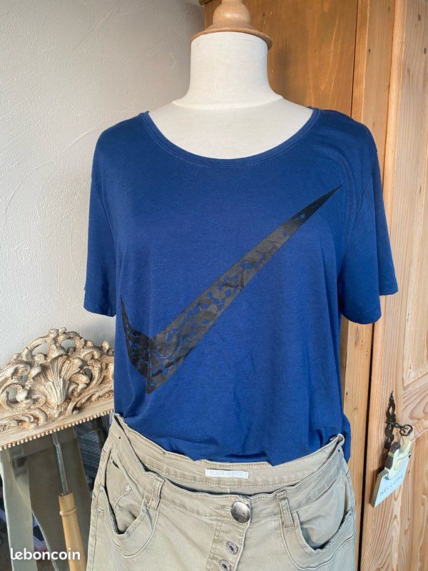 T-shirt Nike bleu profond ,un basic Taille L (image 1)