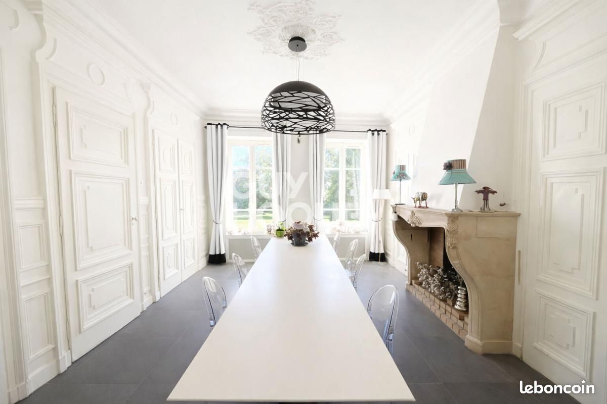 Maison 9 pièces 303 m² · à Neyron · 303 m² · 949 000 €