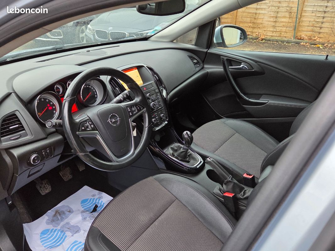 Opel Astra Tourer 1.4i turbo 140ch Cosmo S&S (image 10)