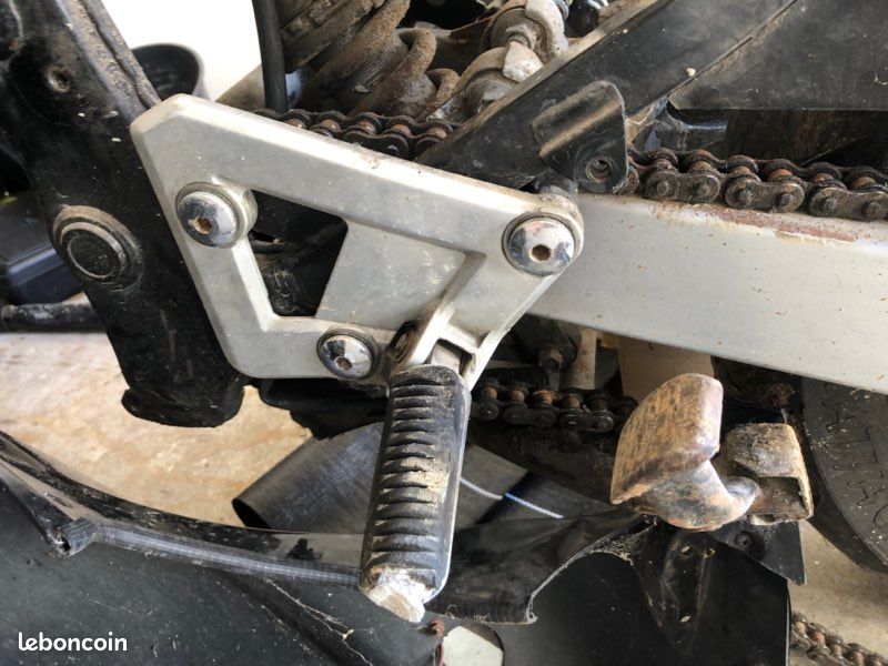 Platine gauche 750 gsxf (image 1)