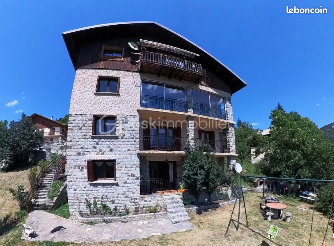 Maison 22 pièces 326 m² · à Allos · 326 m² · 550 000 €