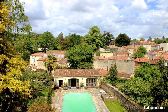 Maison 6 pièces 305 m²