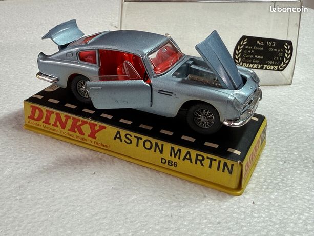 DINKY TOYS GB. ASTON MARTIN . Ref: 153. + Boite