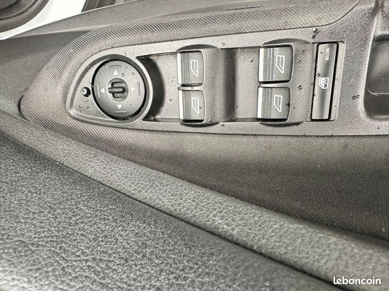 Ford C-MAX 1.5 TDCI 95CH STOP&START BUSINESS NAV (image 25)