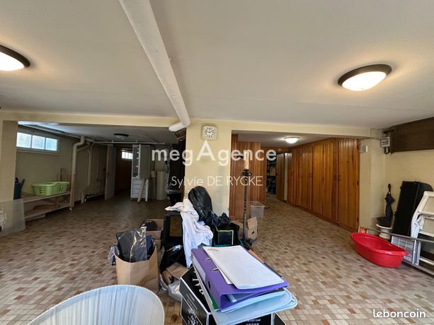 https://img.leboncoin.fr/api/v1/lbcpb1/images/6f/cd/99/6fcd994aa77f99e02c5fb1816785dc8fd54c19f4.jpg?rule=ad-image