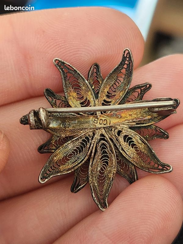 Broche Ancienne Fleur En Argent XIXème Siècle Avec Cœur Plaqué Or