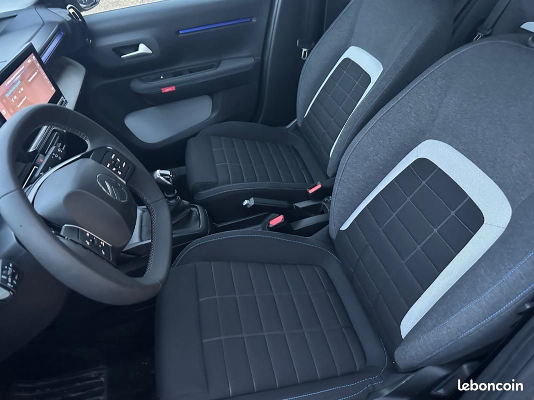 Citroën C3 Turbo 100 ch BVM6 Plus (image 10)