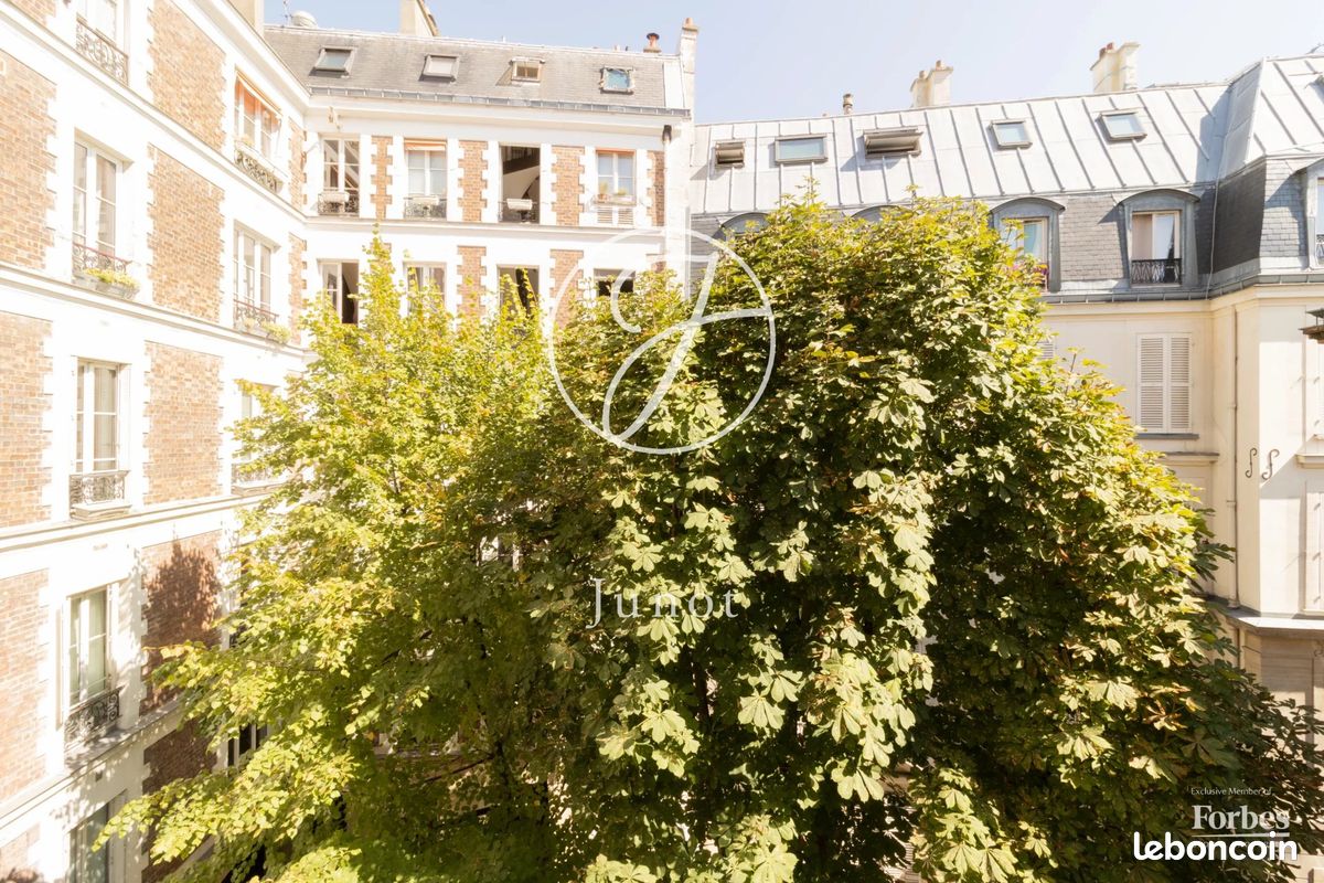 Appartement 5 pièces 132 m² · à Paris · 132 m² · 1 580 000 €