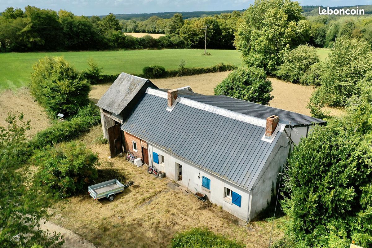 Maison 5 pièces 230 m² · à Ivoy-le-Pré · 230 m² · 69 000 €