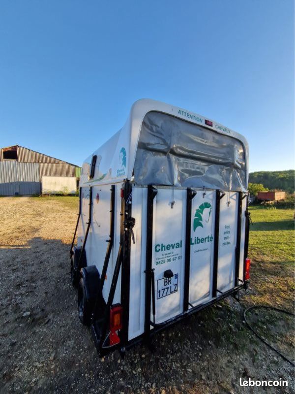 Van pour Chevaux places Accessoires animaux