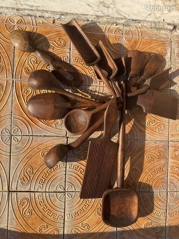 Lot de cuillères anciennes en bois sculpté – Artisanat authentique (image 3)