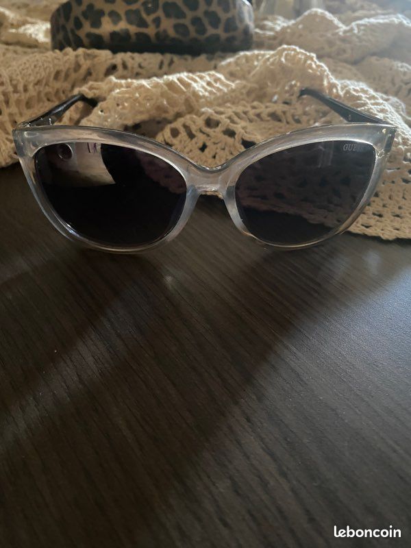 Lunettes de soleil Guess (image 3)