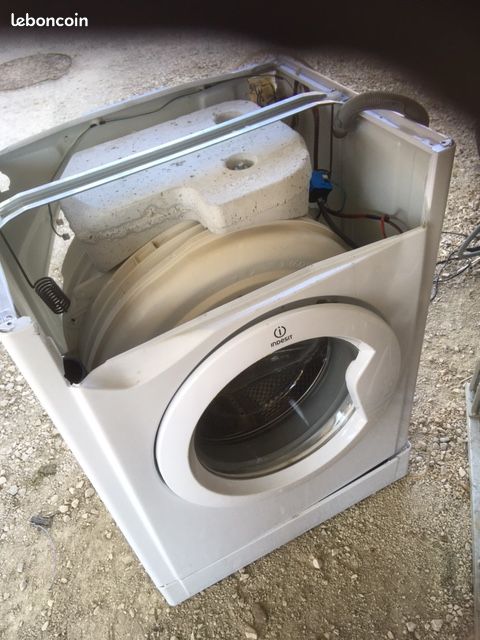 Pieces machine a laverindesit IWC61251 (image 3)