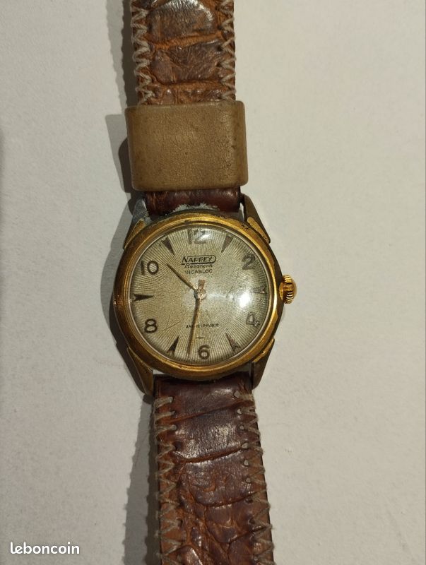 MONTRE LIP MECANIQUE Année 70 Plaqué Or Fonctionnelle EUR 39,00 MONTRE LIP MECANIQUE Année 70 Plaqué Or Fonctionnelle EUR 39,00