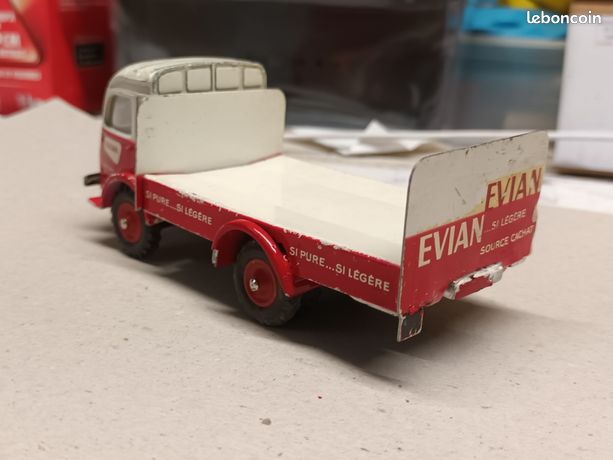CIJ Publicitaire Ancienne – Renault Evian (Modèle Miniature Ou Émaillée?)