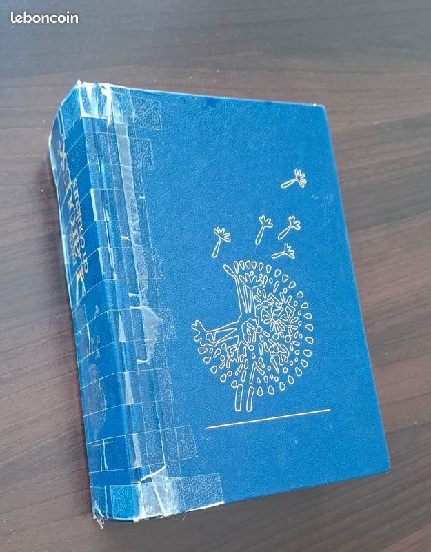 Dictionnaire Petit Larousse illustré (image 1)