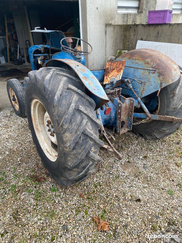 Tracteur Fordson Super Dexta – Universal Hobbies 1/16 – Version US – Comme Neuf