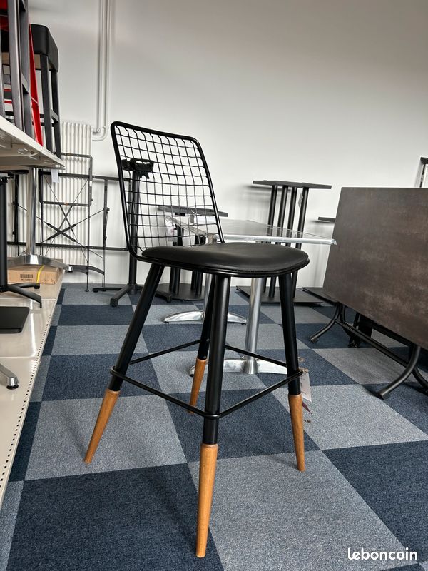 Tabouret STEEL bar dernière pièce (image 1)