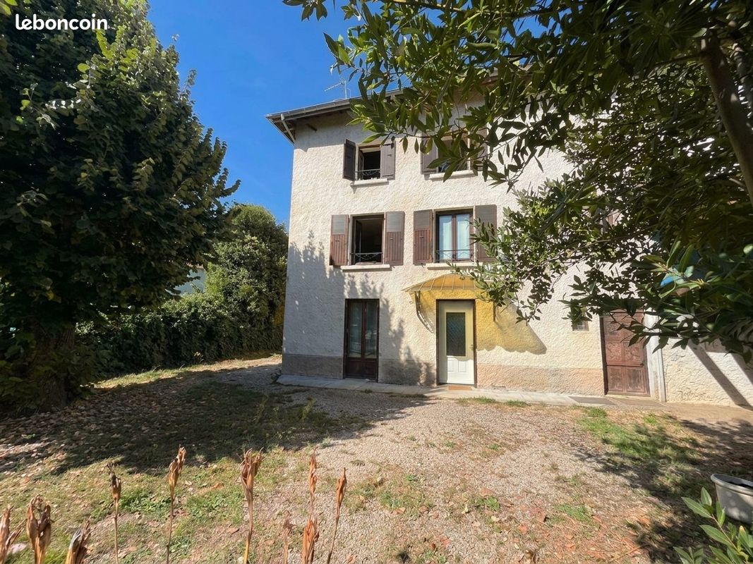 Maison 6 pièces 127 m² · à La Côte-Saint-André · 127 m² · 209 000 €