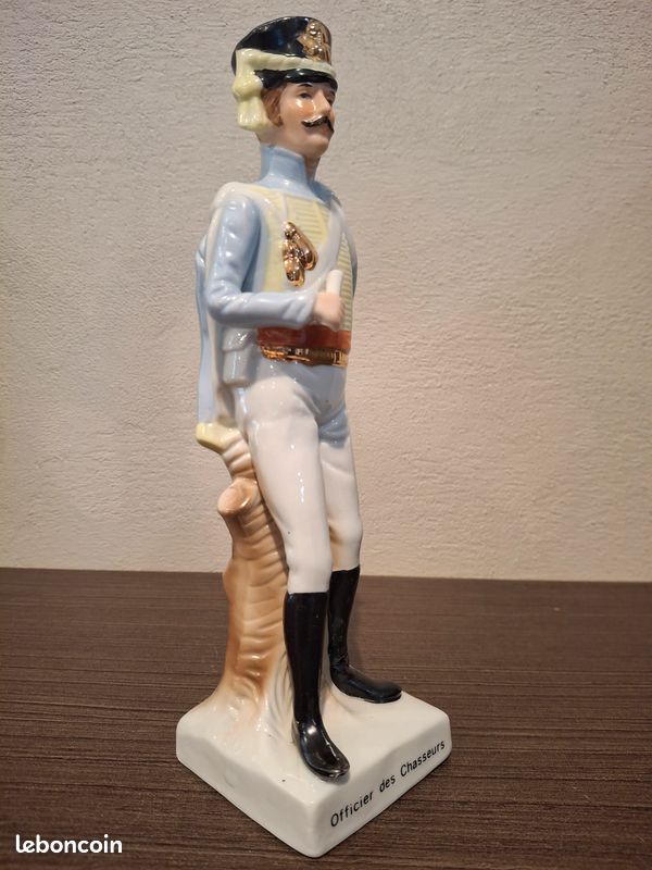 Officier des chasseurs en porcelaine (image 3)