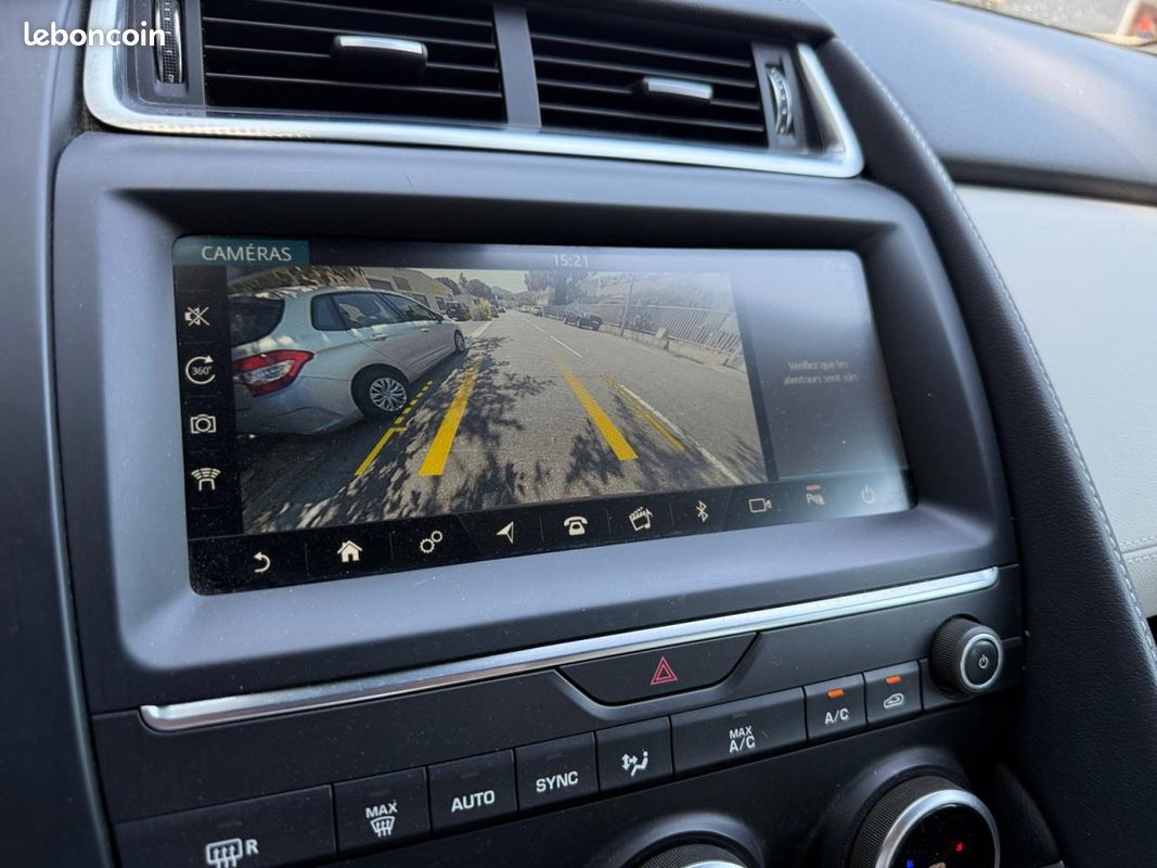 JAGUAR E-PACE D180 - AWD - BVA R-Dynamic PHASE 1 (image 19)
