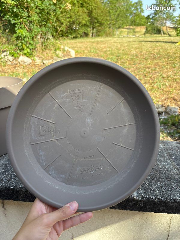 Pot de fleur avec coupelle (image 3)