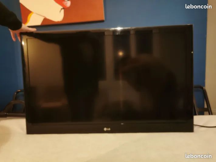 Télévision écran plat 43 pouces (image 1)