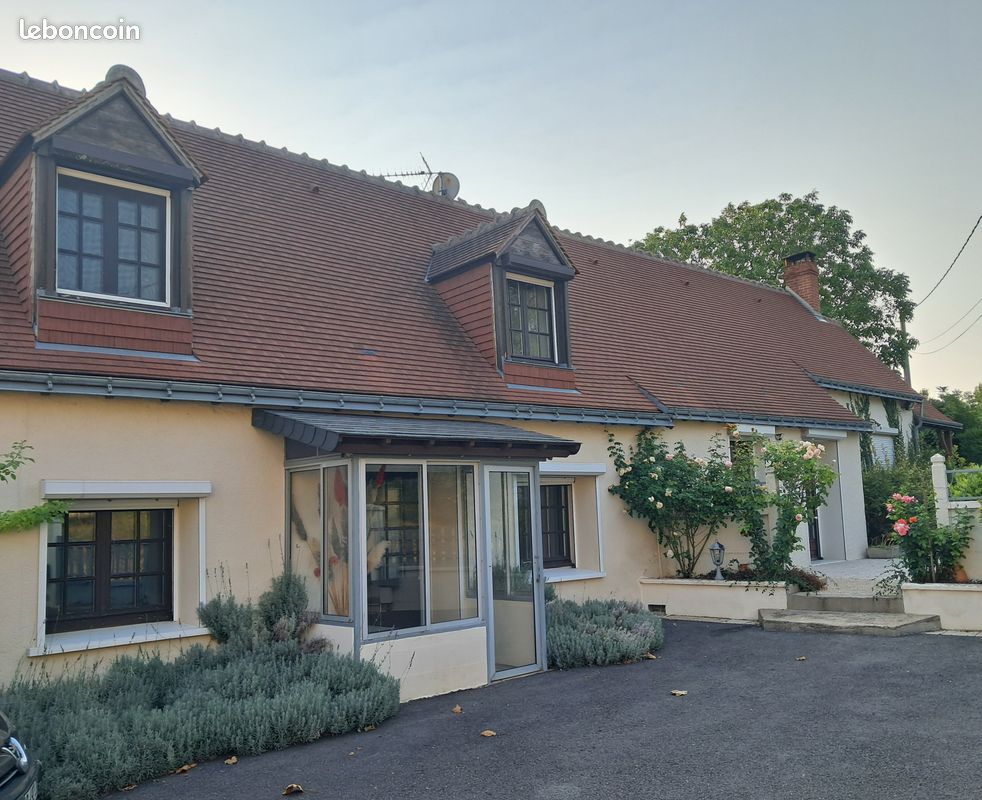 Maison 9 pièces 191 m² · à Ligueil · 191 m² · 290 000 €