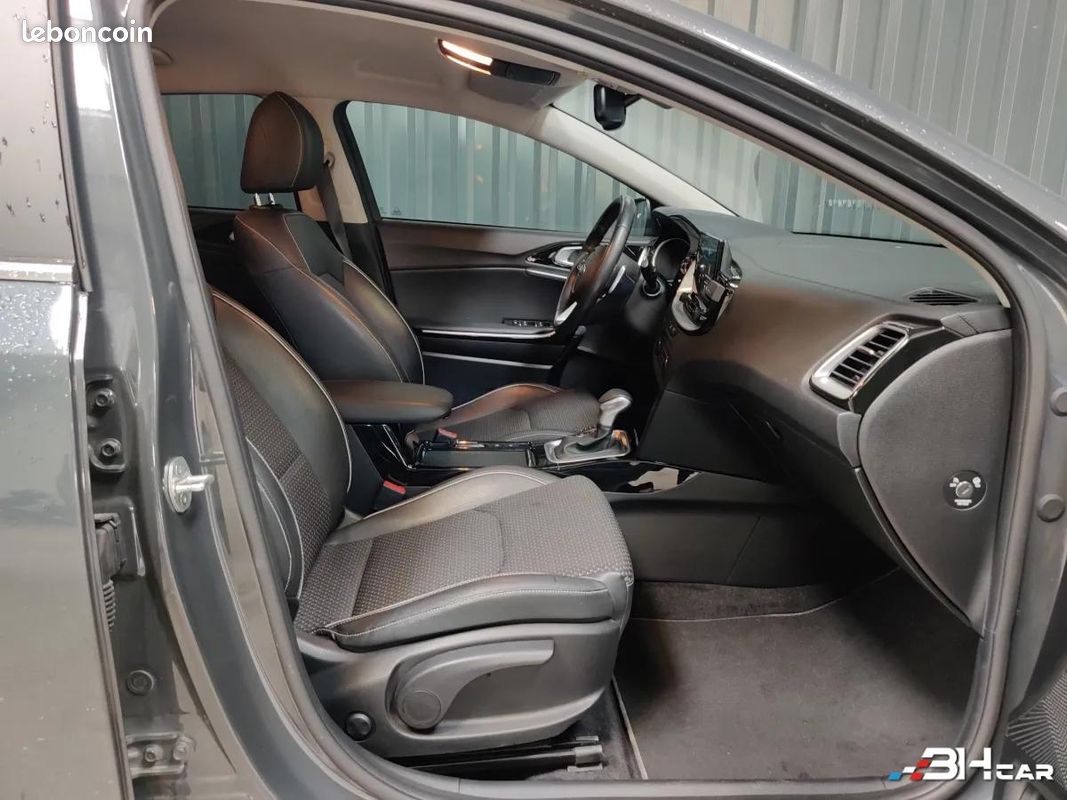 Kia Xceed 1.6 CRDI 136 ch DESIGN DCT7 (image 8)