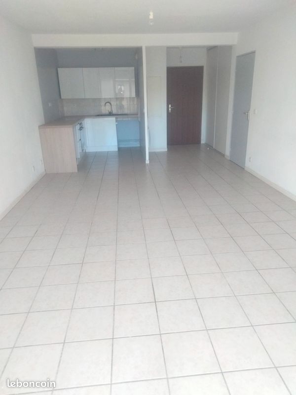 Appartement 2 pièces 52 m² · à Fontaine · 52 m² · 740 €/mois