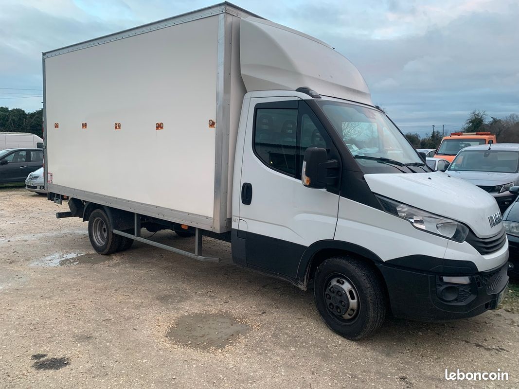 Iveco Daily 35C16 160cv 20m2 AVEC HAYON ELECTRIQUE VENDU 26990e REVISE avec GARANTIE (image 1)