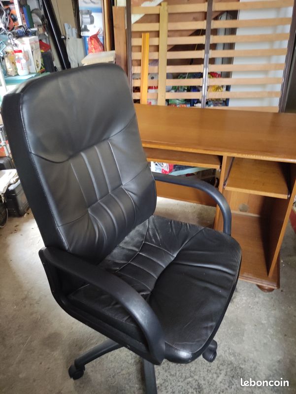 Bureau avec emplacement tour plus son fauteuil (image 1)