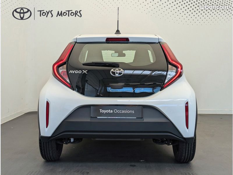 Toyota aygo x 1.0 VVT-i 72 Dynamic S-CVT (image 23)