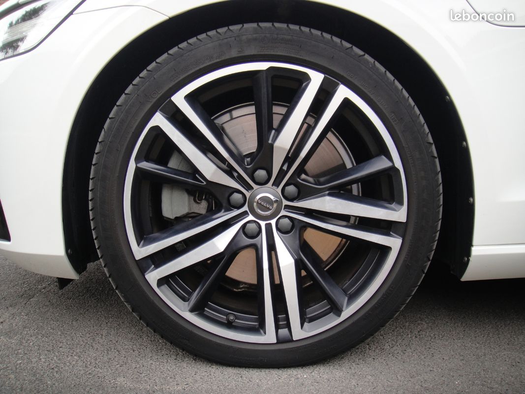 VOLVO S60 T8 Twin Engine 303 + 87ch R-Design Geartronic 8 (image 18)