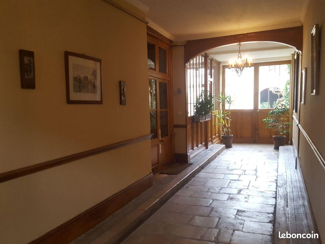 Maison 6 pièces 207 m² · à Saint-Amand-Montrond · 207 m² · 324 400 €
