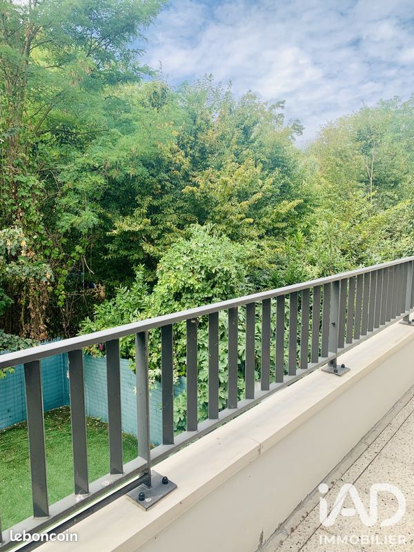 Maison 3 pièces 74 m² · à Saint-Denis · 74 m² · 1 890 €