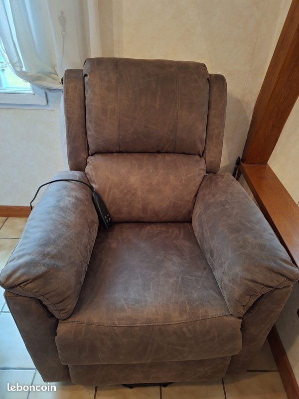 Fauteuil électrique (image 1)