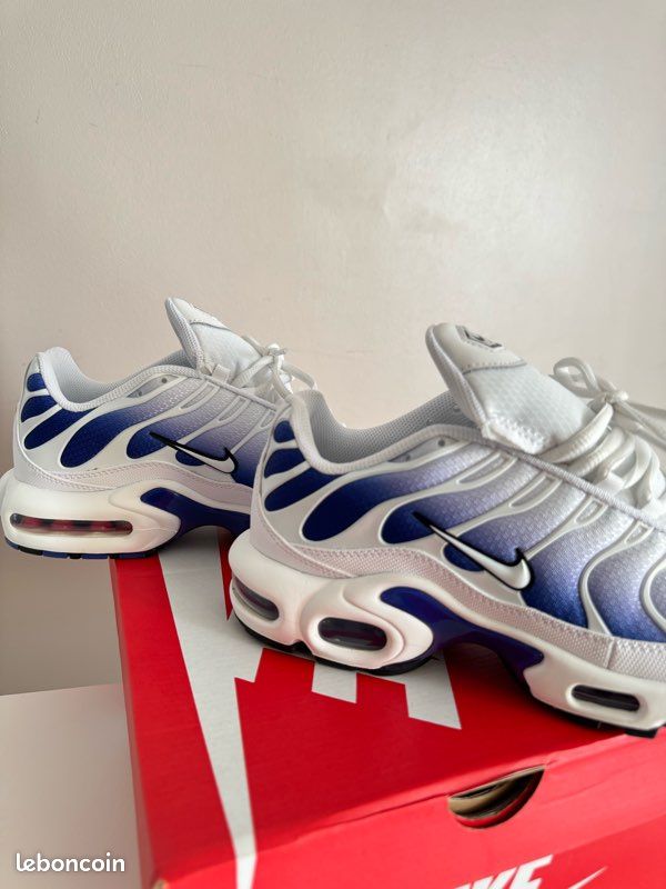 Tn blanche et violette neuve Chaussures - Main Image