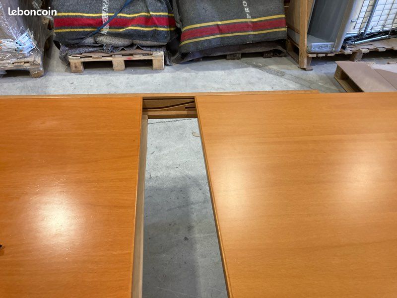 Table Bois extensible plus quatre chaises (image 10)