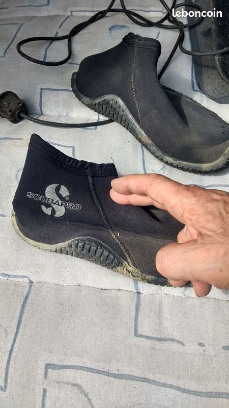 Chaussons neoprene surf taille 35/ 36 (image 2)
