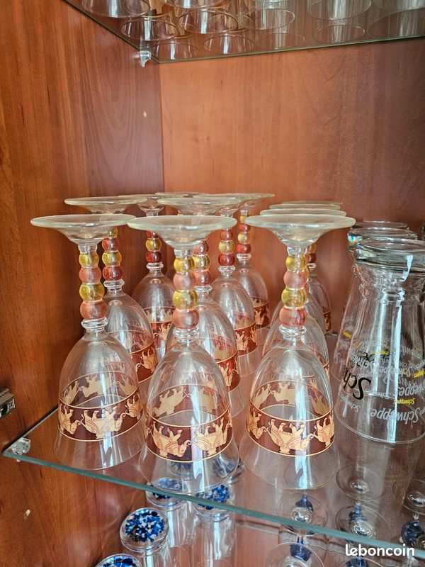 Verres a vin ,eau,et flute (image 1)
