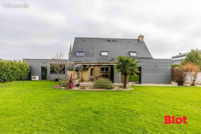 Maison 9 pièces 211 m²