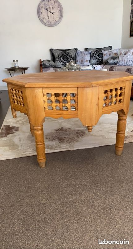 Table oriental (image 1)