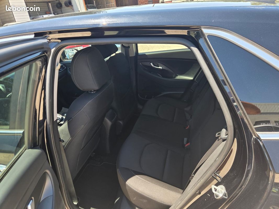 HYUNDAI i30 1.0 T-GDi 120 BVM6 Intuitive (image 11)
