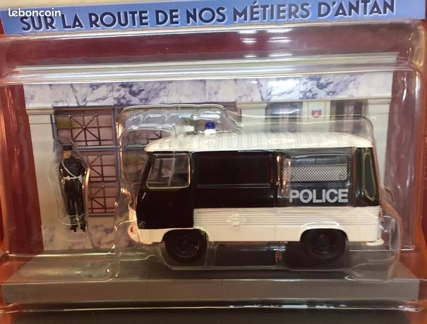 Modèle Réduit Peugeot J7 Ambulance 1961 - Norev 1:43 - Reconditionné - État Comme Neuf En Boîte Vitrine