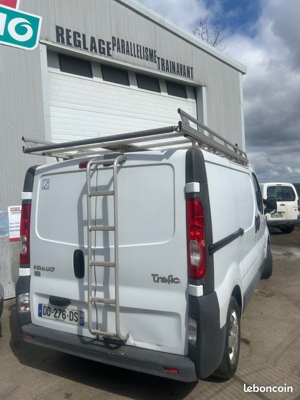 Vends trafic 2. 2 litres Dci à 178970kms (image 4)